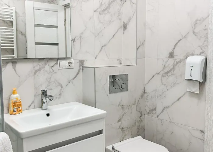 Domovik Mira 11s/20 Apartman *