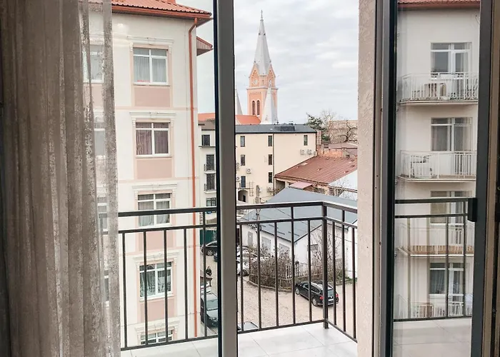 Domovik Mira 11s/20 Apartman Munkács